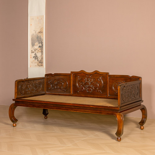 清早期黄花梨螭龙纹三围屏罗汉床