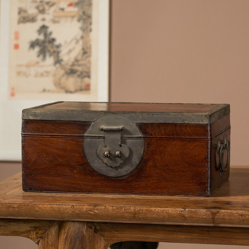 清早期黄花梨铜包边文房箱