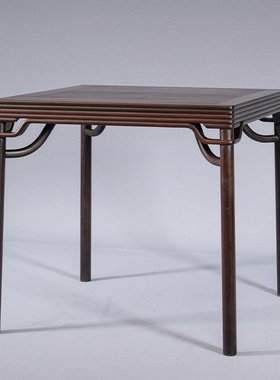 红木四劈料裹腿霸王枨方桌