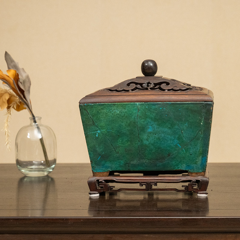 清代孔雀蓝釉马槽炉（红木盖座）文玩古董瓷器收藏中式大香炉摆件