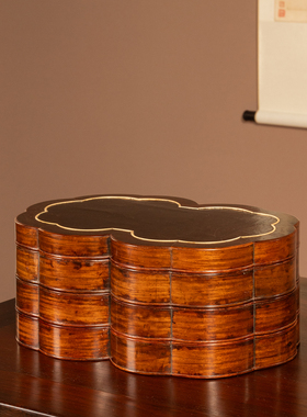 清早期黄花梨瘿木梅花形盖盒