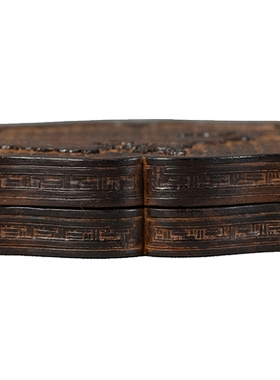 紫檀木雕博古清供图花口盖盒