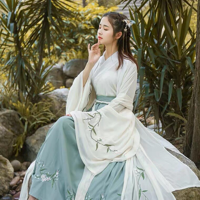 汉服运动会租赁古典杜若