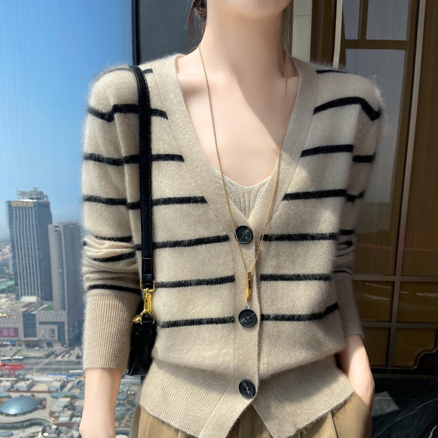 条纹减龄山羊绒开衫女士V领毛衣软糯外套百搭羊毛衫针织外搭上衣