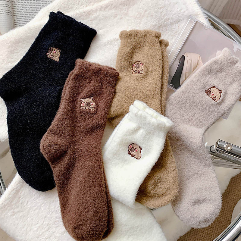 毛绒袜子女秋冬季中筒袜加绒加厚保暖睡眠袜精致刺绣卡通可爱女袜