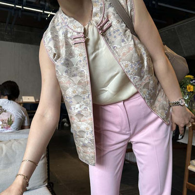 刺绣马甲胖小妮的春天真丝2024年