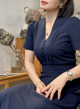 优雅气质 老牌H家 捏褶设计感v领短袖高腰显瘦鱼尾长裙黑色连衣裙