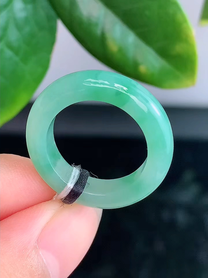 玉坠挂件首饰珠宝玉器正品缅甸天然A货翡翠-冰糯种飘绿玉指环戒指