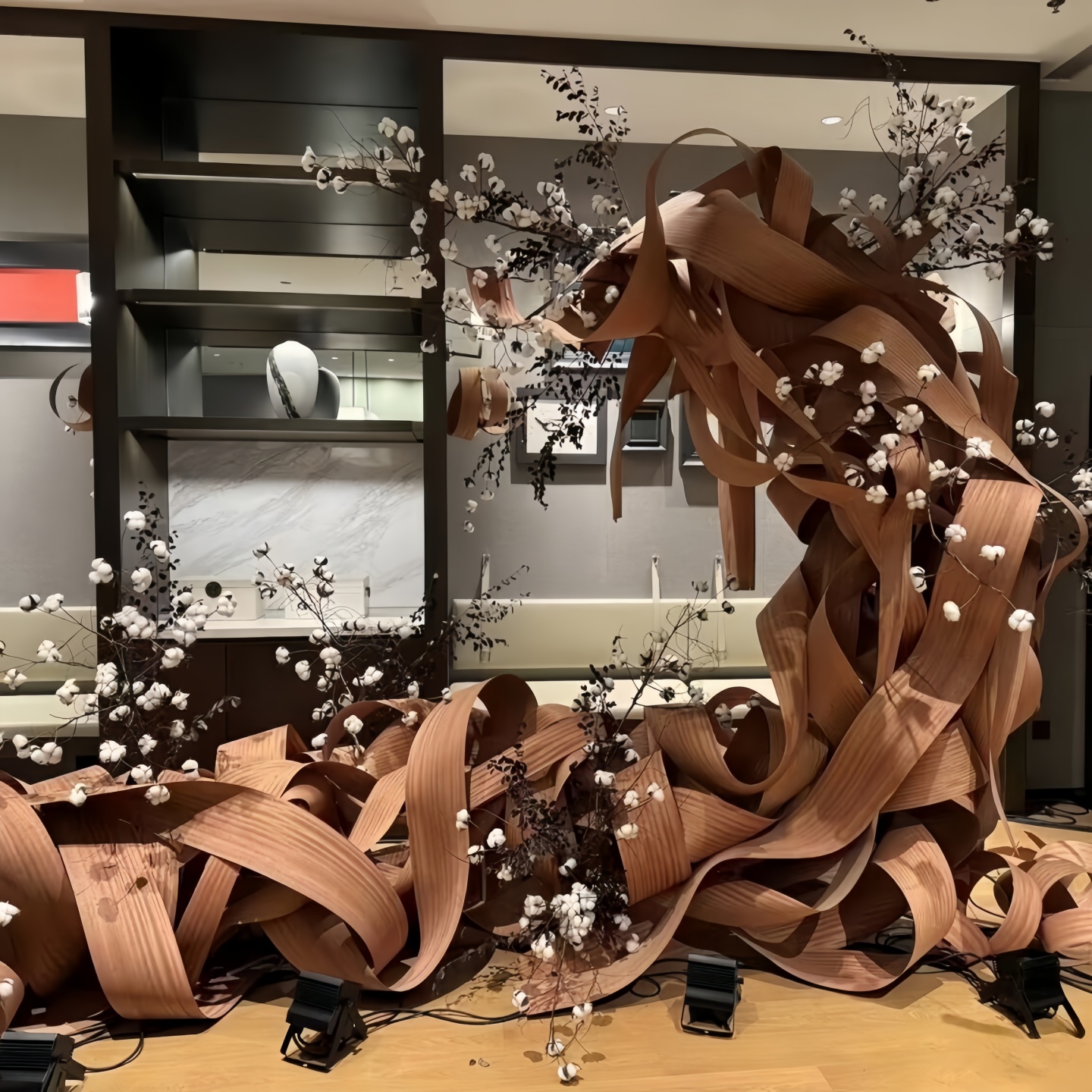 秋冬永生树皮店铺橱窗美陈氛围感布置秋季棉花主题造景装饰道具