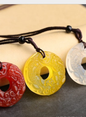 天然红玛瑙双貔貅平安扣吊坠男士女士黄绿水晶白玉髓挂件配饰佩戴