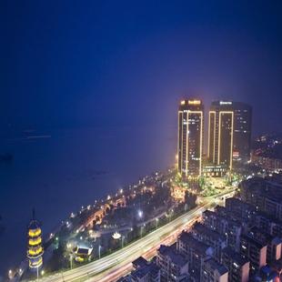 芜湖世茂希尔顿逸林酒店客房2晚含双早套餐 双12