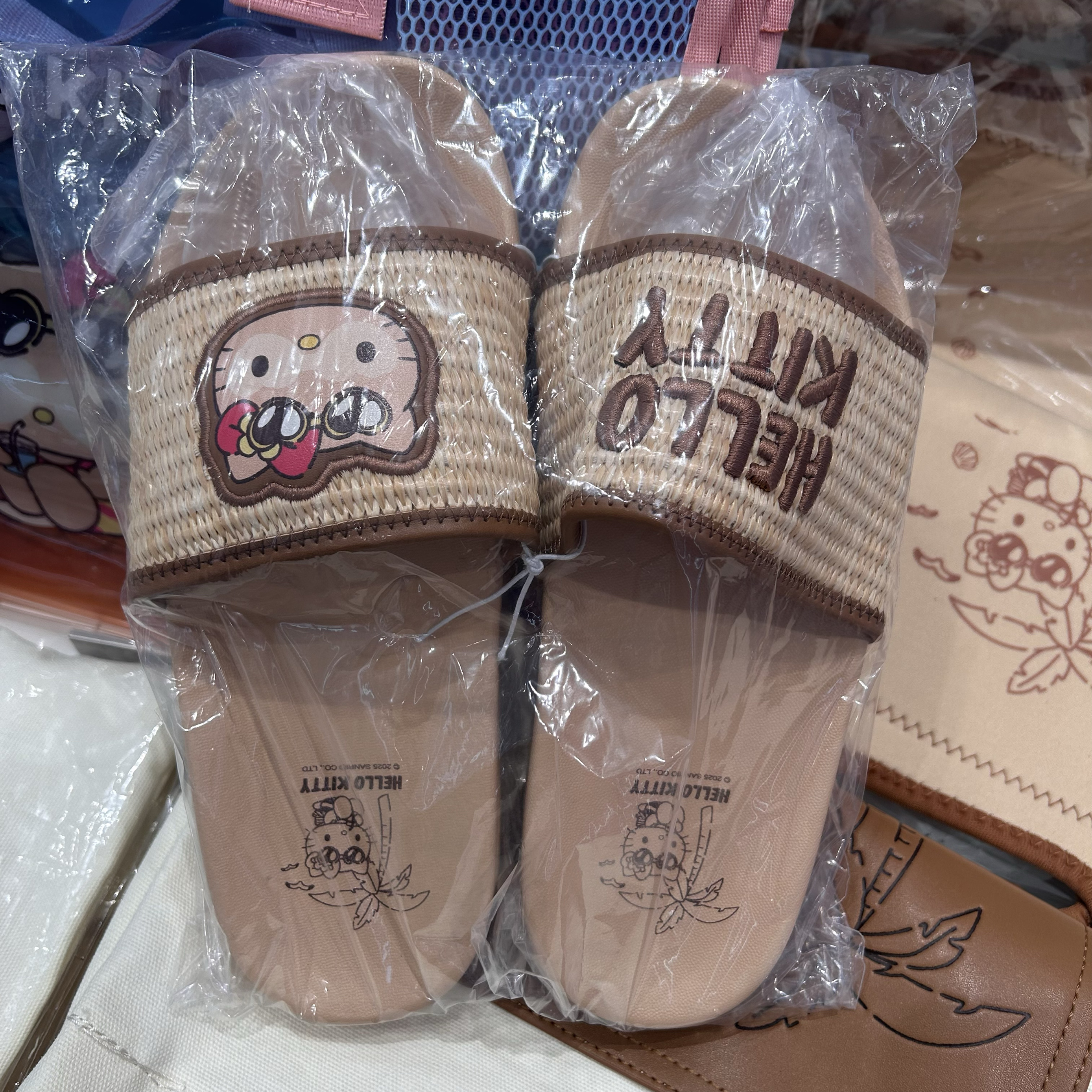 Hello Kitty凯蒂猫夏日黑皮系列-编织时尚拖鞋 名创优品MINISO