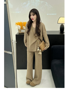 WANGHONG2025秋冬新款设计感高品质V领针织衫显瘦百搭休闲裤套装