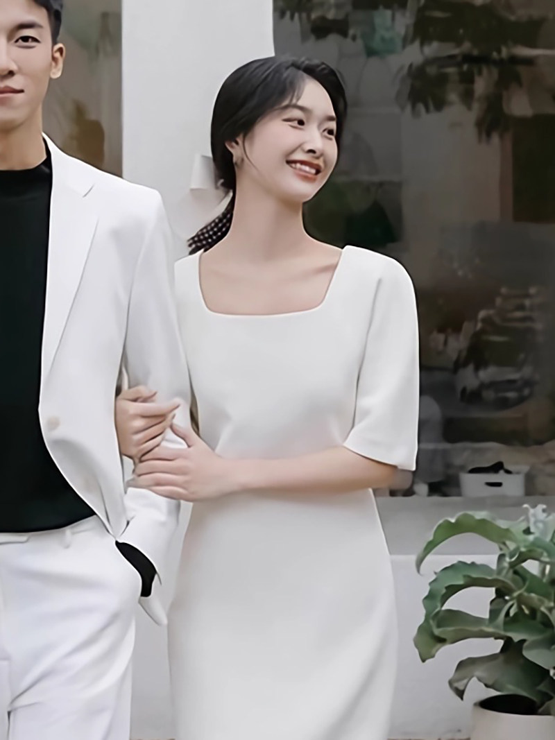 法式旅拍缎面轻婚纱方领小礼服订婚领证登记小白裙中袖直筒连衣裙