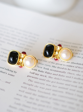 艺伎的胭脂 vintage Joan rivers 黑色 红色 时髦 方块 耳夹