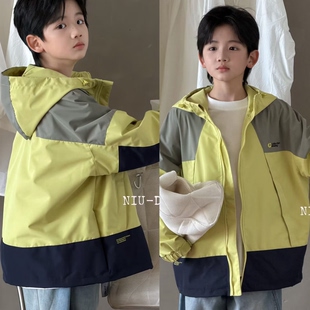 现货韩国潮牌童装外套春秋款2026新款儿童连帽夹克衫男童冲锋衣