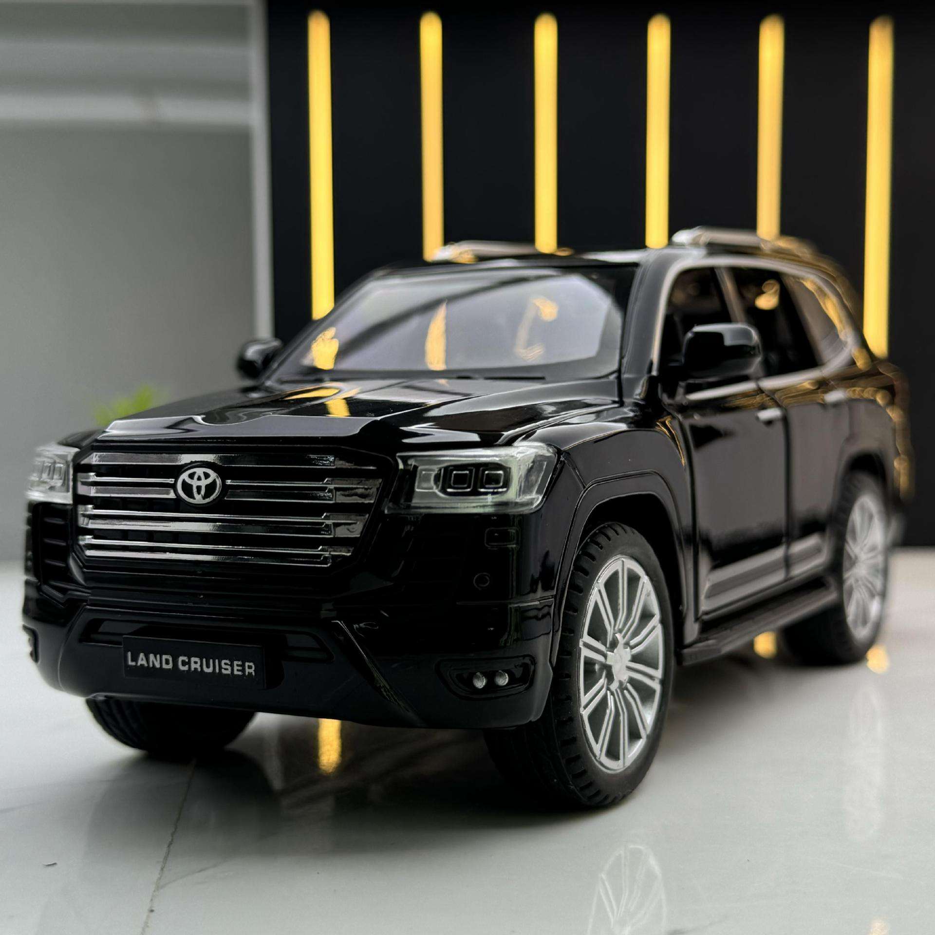 新款威丽合金车模1:24丰田陆巡带喷雾玩具越野车音效模型摆件