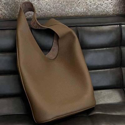 新款荔枝纹尼姑包真皮女手提水桶包通勤单肩包大容量托特包腋下包