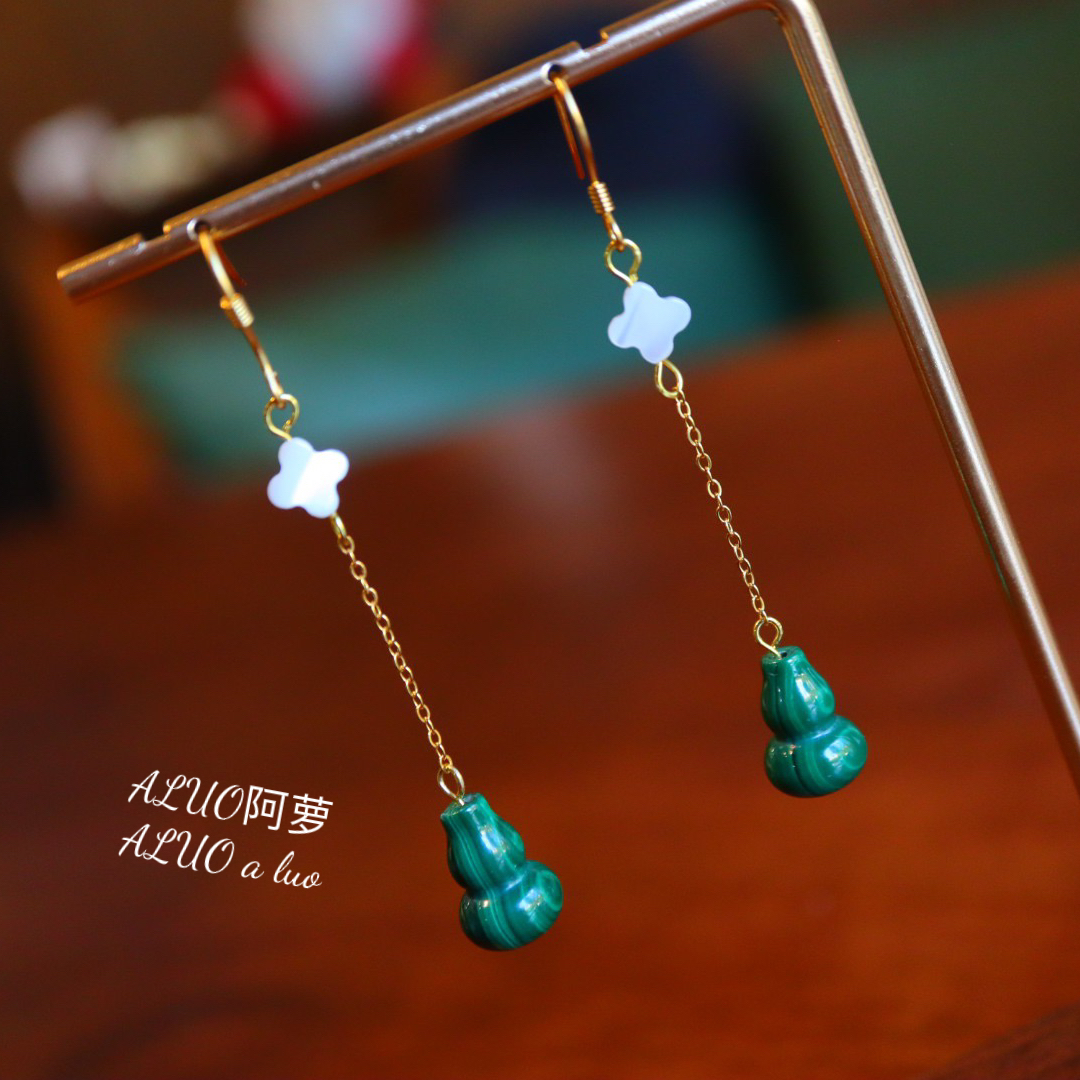 天然孔雀石葫芦耳环s925银镀金白贝四叶草搭配原创设计饰品复古女
