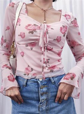 Go Girl同款法式甜美花朵印花喇叭袖方领衬衫女修身网纱长袖T恤春
