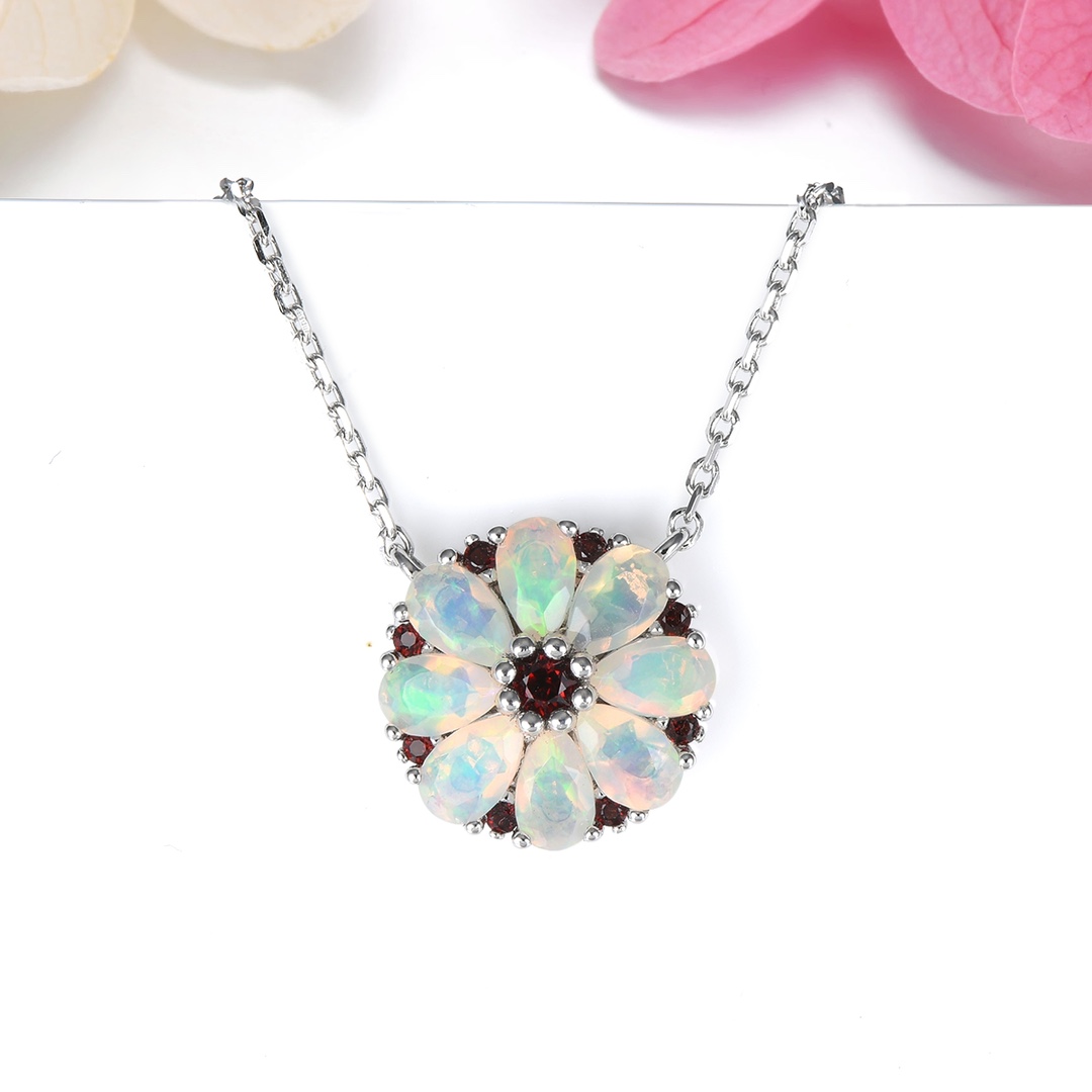 星赞轻奢珠宝S925银镶约1.12克拉天然欧泊花花甜甜圈造型项链时尚