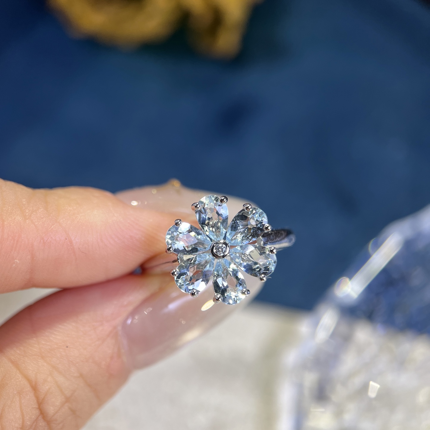 星赞轻奢珠宝S925银镶约1.95克拉天然海蓝宝戒指勿忘我花花戒指