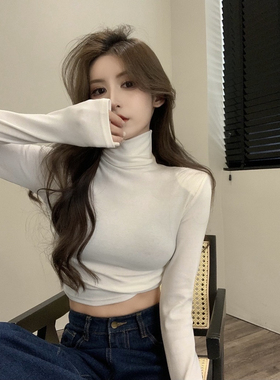 软糯舒适磨毛高领T恤女早秋短款内搭打底衫白色纯欲紧身垫肩上衣