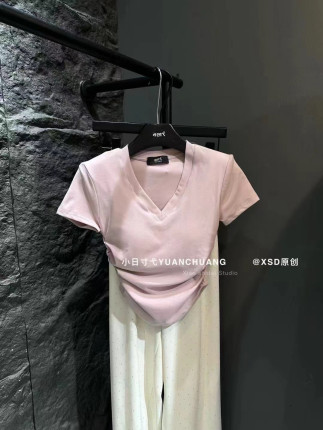 ADD2025夏季新款韩版辣妹V领圆弧褶皱收腰短袖垫肩T恤打底上衣女