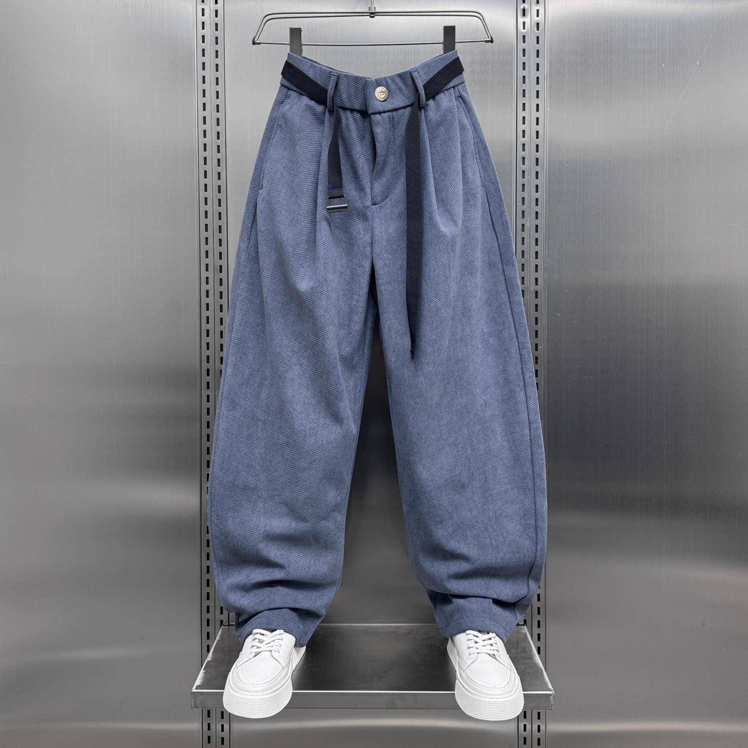 MAROLIO~质感爆棚！秋冬加绒弯刀裤男潮流个性腰带条绒直筒休闲裤