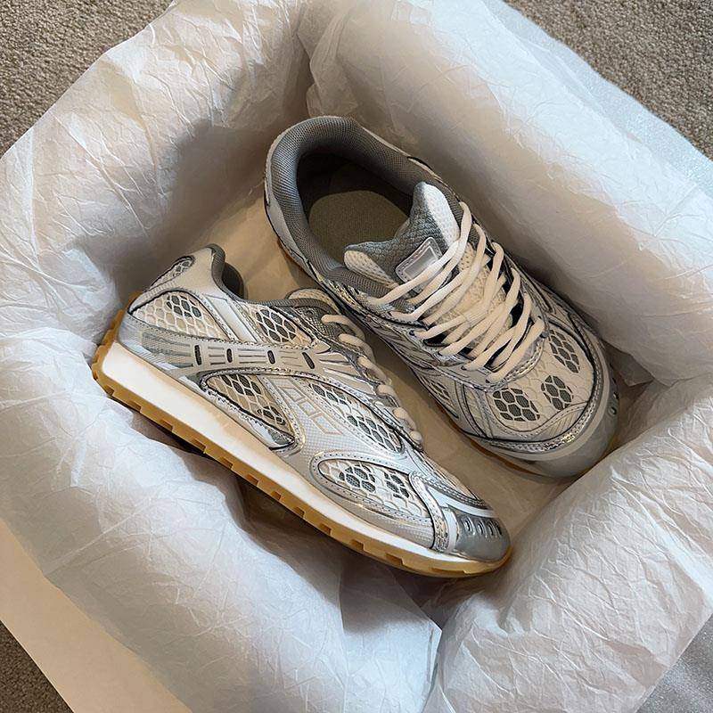 王一博同款银色网面运动鞋女2025新款厚底系带增高休闲老爹鞋