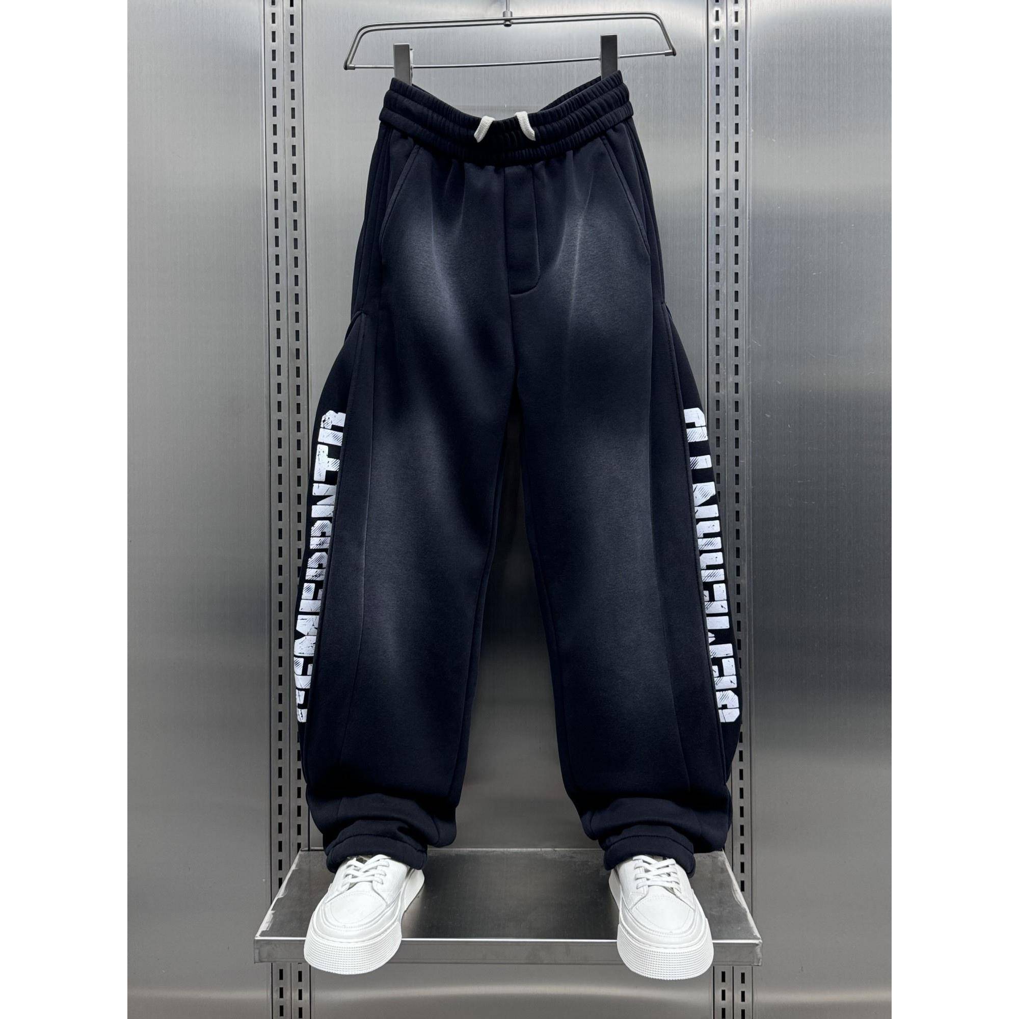 MAROLIO~打造潮男范！水洗覆古加绒运动卫裤男潮流字母印花弯刀裤