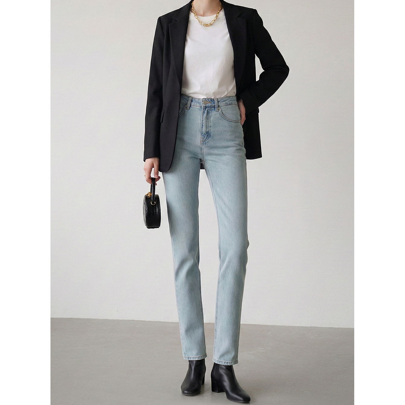 上身很惊艳法式风厚浅色小直筒