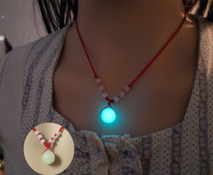 天然荧光石8小珠夜光石项链夜明吊坠饰品男女情侣学生生日礼物