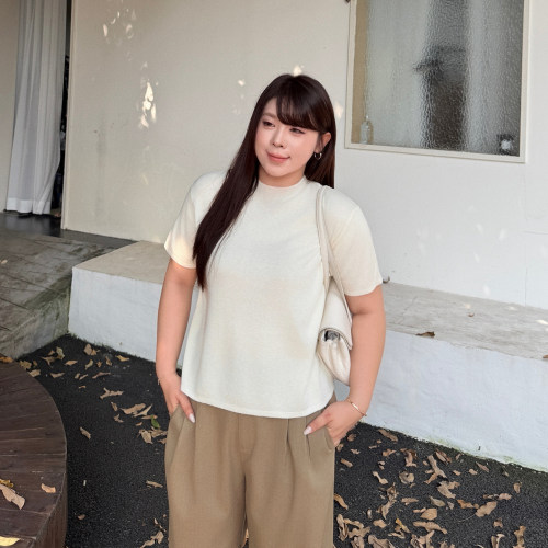 大码女装宽松显瘦半袖针织衫百搭