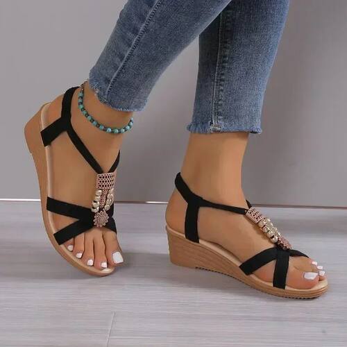 New Style Round Toe Wedge Heel Metal Decorated Fashionable W