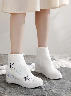 Autumn Winter Embroidered Elevator Shoes Woman Hanfu Botines