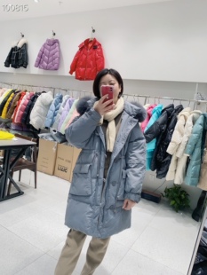 羽绒服女款2023年新款连帽大毛领中长款宽松加厚时尚收腰冬季外套