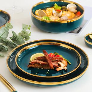 Porcelain dishes for the Nordic cookware, fish bowls for the