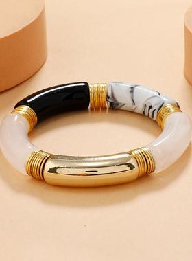 Customize the accelerator bracelets with multi-coloured marb