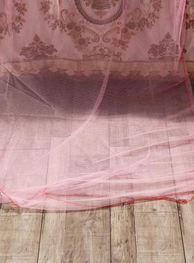 Little dome bed with a penthouse and a bedside bed with a pr