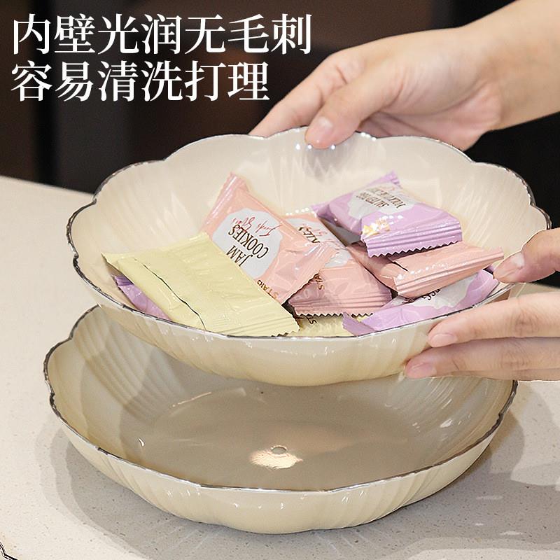 The fruit dish home has a confectionery confectionery plate