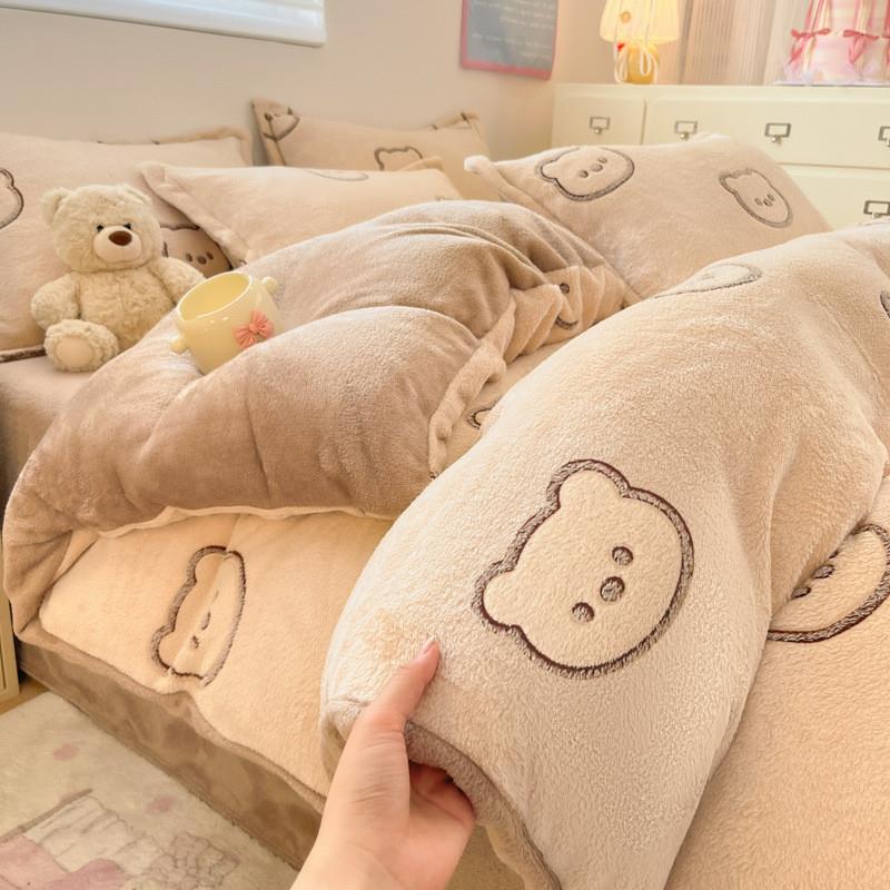 Four sets of warm and thick velvet sheets for A-type milk in