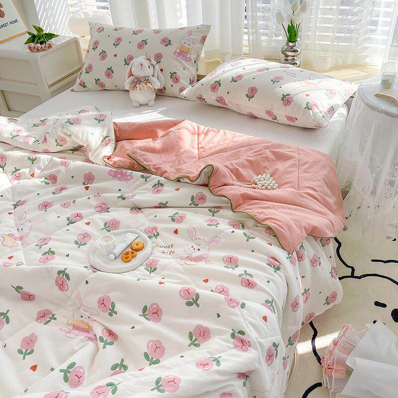 A-water-washing double-saints are cooled by air conditioners