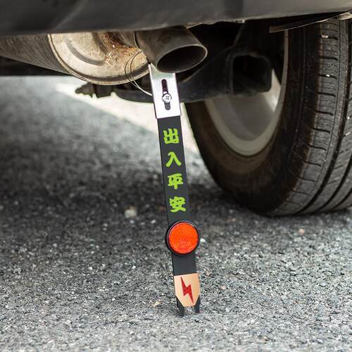 Car-mounted static belts, car-mounted electrostatic deactiva