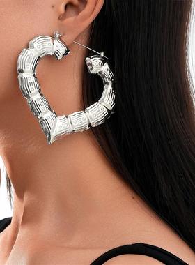 OMalley exaggerates the golden circle of hiphop street danc