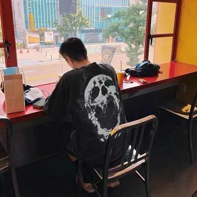 Euro-American Revenge black-style smoke skulls with long-sle