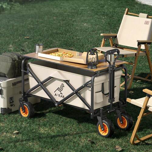 Out-of-town camp camping is a four-wheel stall for pick-up c