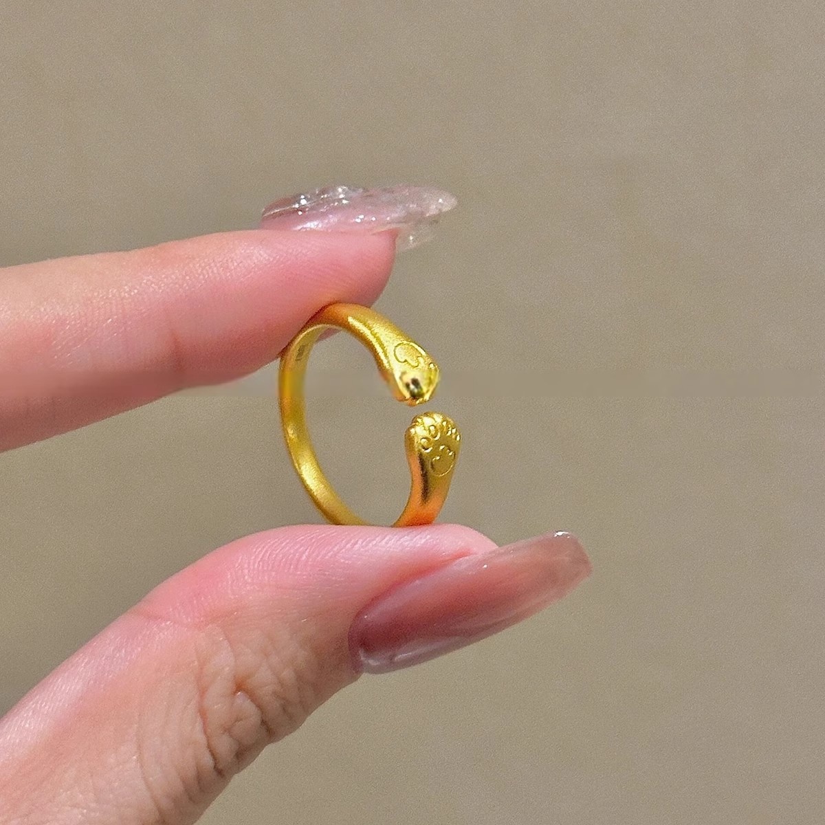 越南沙金饰品珍珠镍猫爪戒指轻奢小众猫爪设计手饰女轻奢感指环