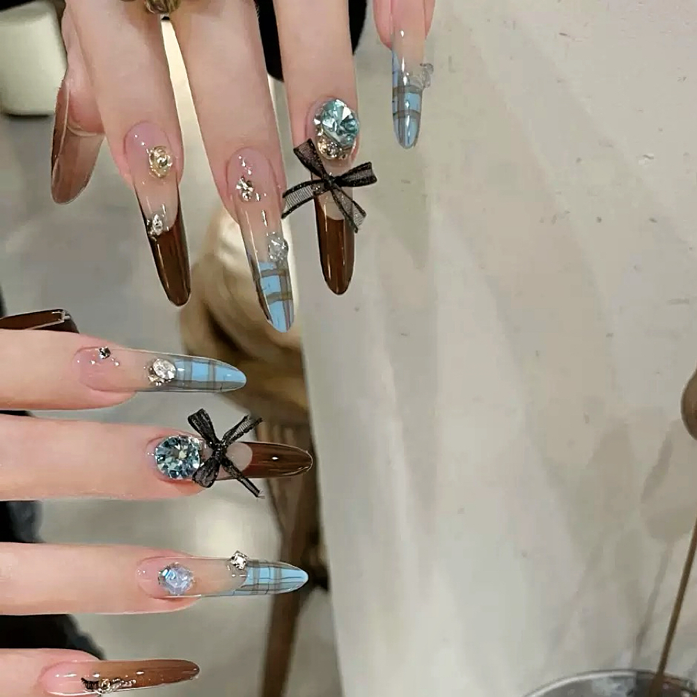 手工穿戴美甲成品中长款显白高级温柔红棕法式闪钻蝴蝶结雾蓝格纹
