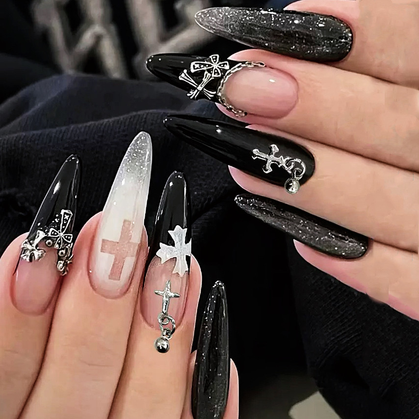 纯手工穿戴美甲成品长款暗黑哥特冷御个性十字铆钉黑法式甜酷辣妹,彩妆/香水/美妆工具,穿戴甲/甲片,淘宝优惠券,粉丝福利购,淘宝优惠卷